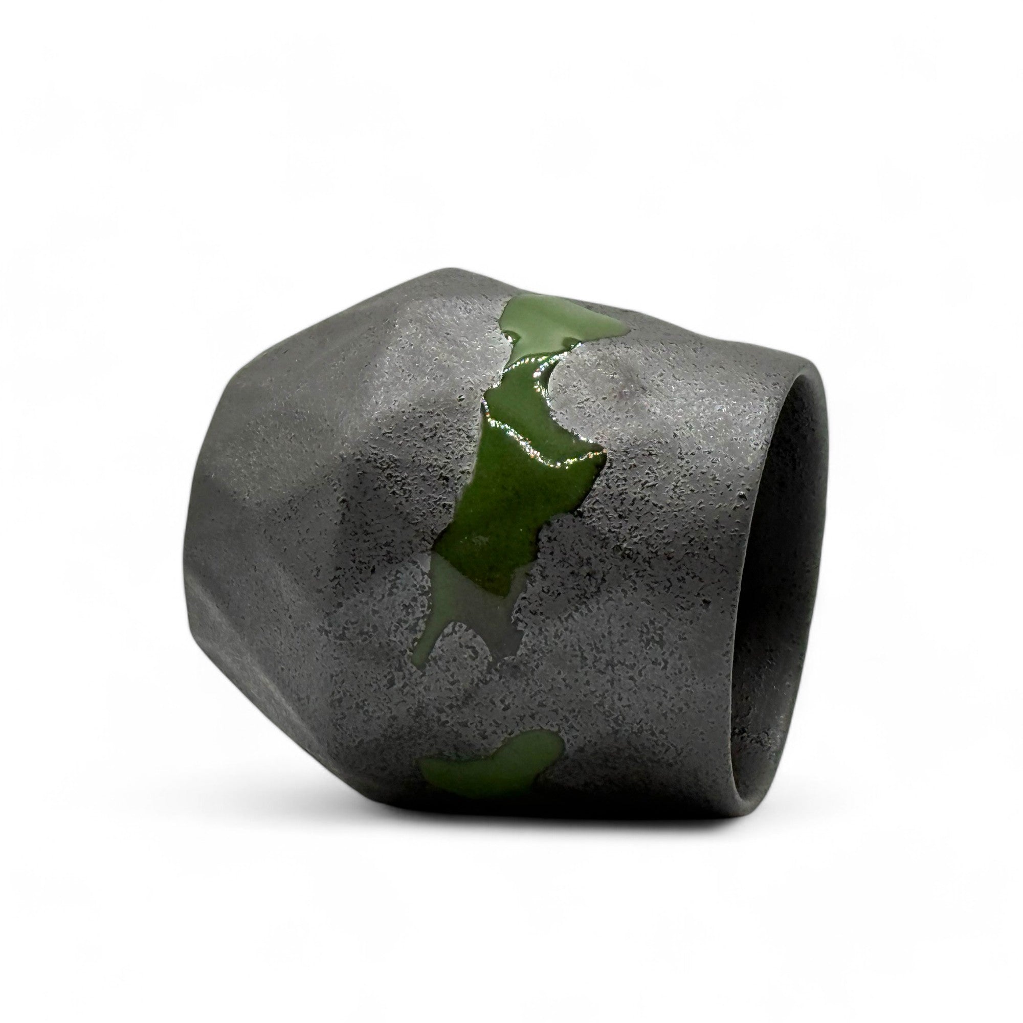 Inoue Tea Kurobuki Ryusui Grey Green Mino-yaki Yunomi - Japanese Teacup