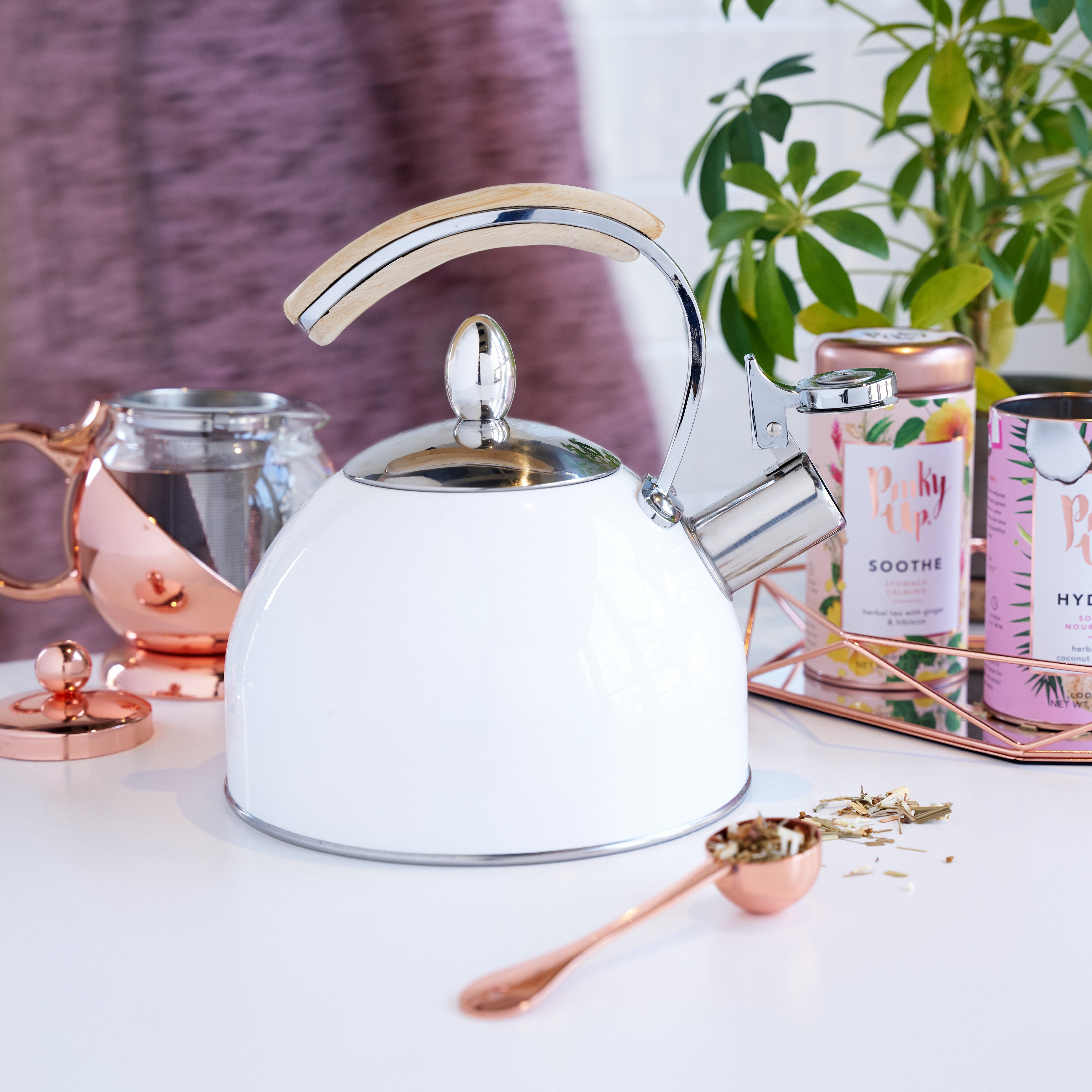 Pinky Up Presley White Tea Kettle - Thumbnail 4
